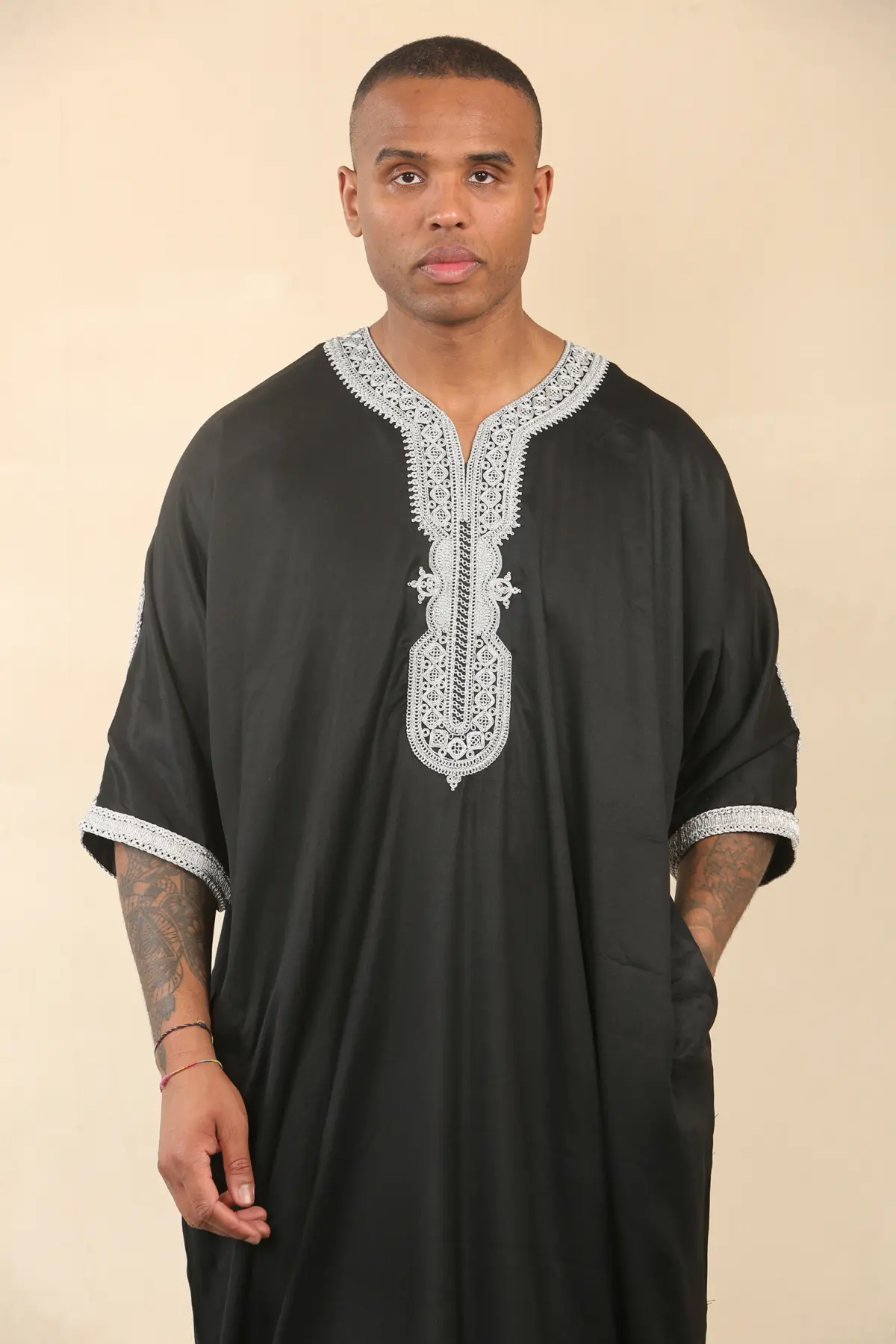 HM62 - Men's Black Moroccan Thobe Silver Embroidery Gandoura - Image 4