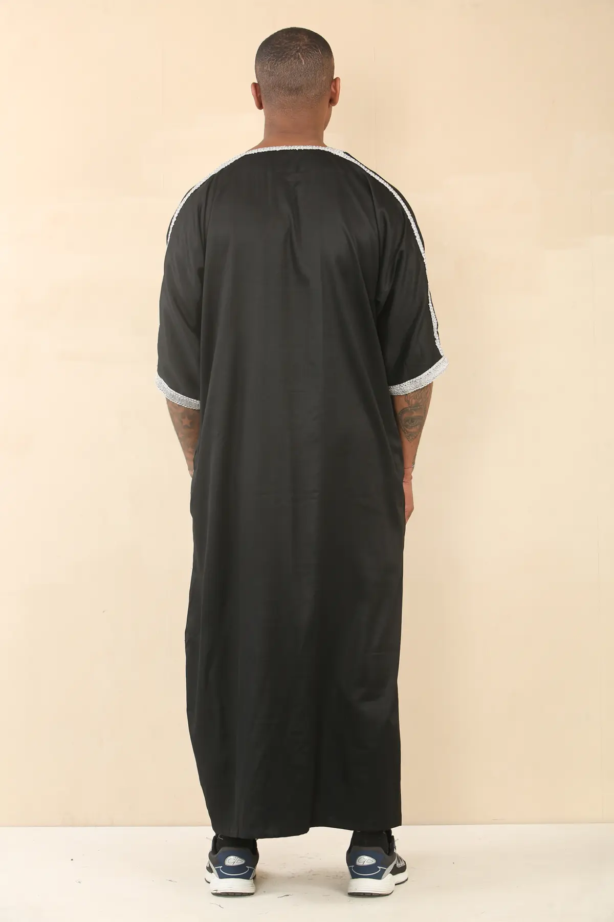 HM62 - Men's Black Moroccan Thobe Silver Embroidery Gandoura - Image 6