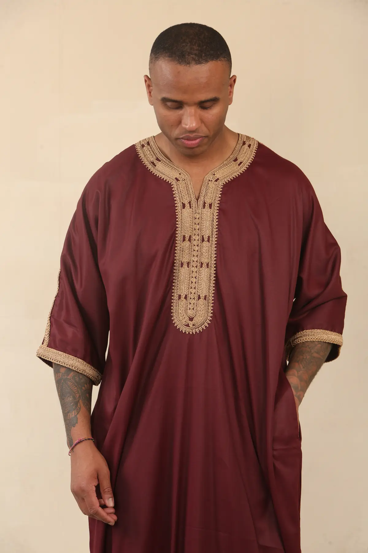 HM63 - Men's Burgundy Moroccan Thobe Gold Embroidery - Image 3