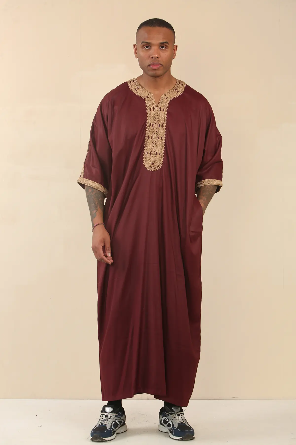 HM63 - Men's Burgundy Moroccan Thobe Gold Embroidery - Image 4