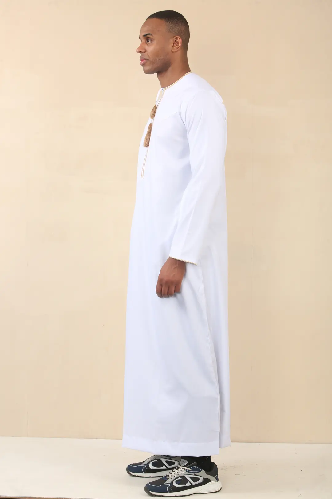 TT 003 Mens White Emirati Thobe Gold Tassel Embroidery 5 1