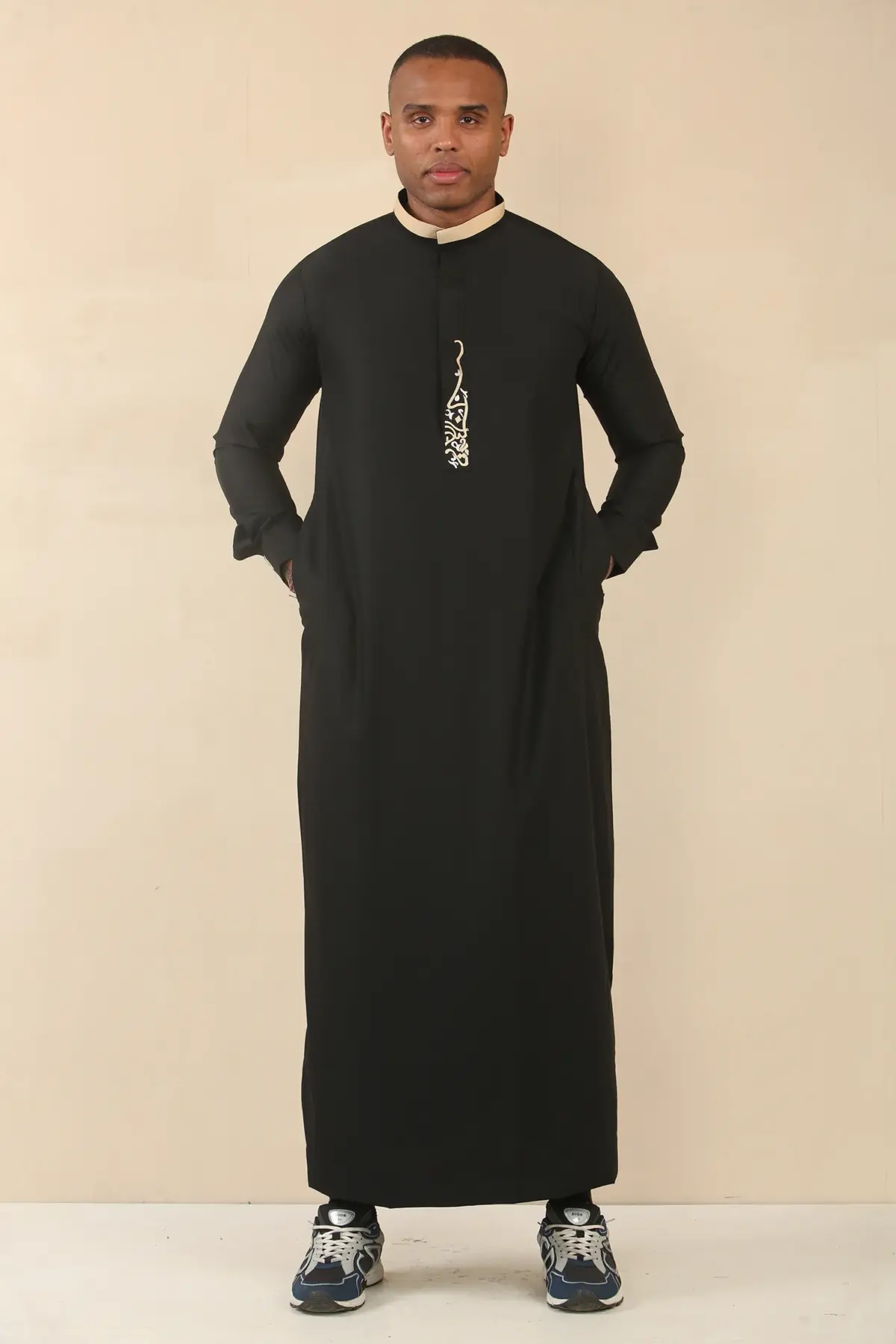 ED-200 - Men's Black Nehru Round Collar Embroidery Thobe - Image 4