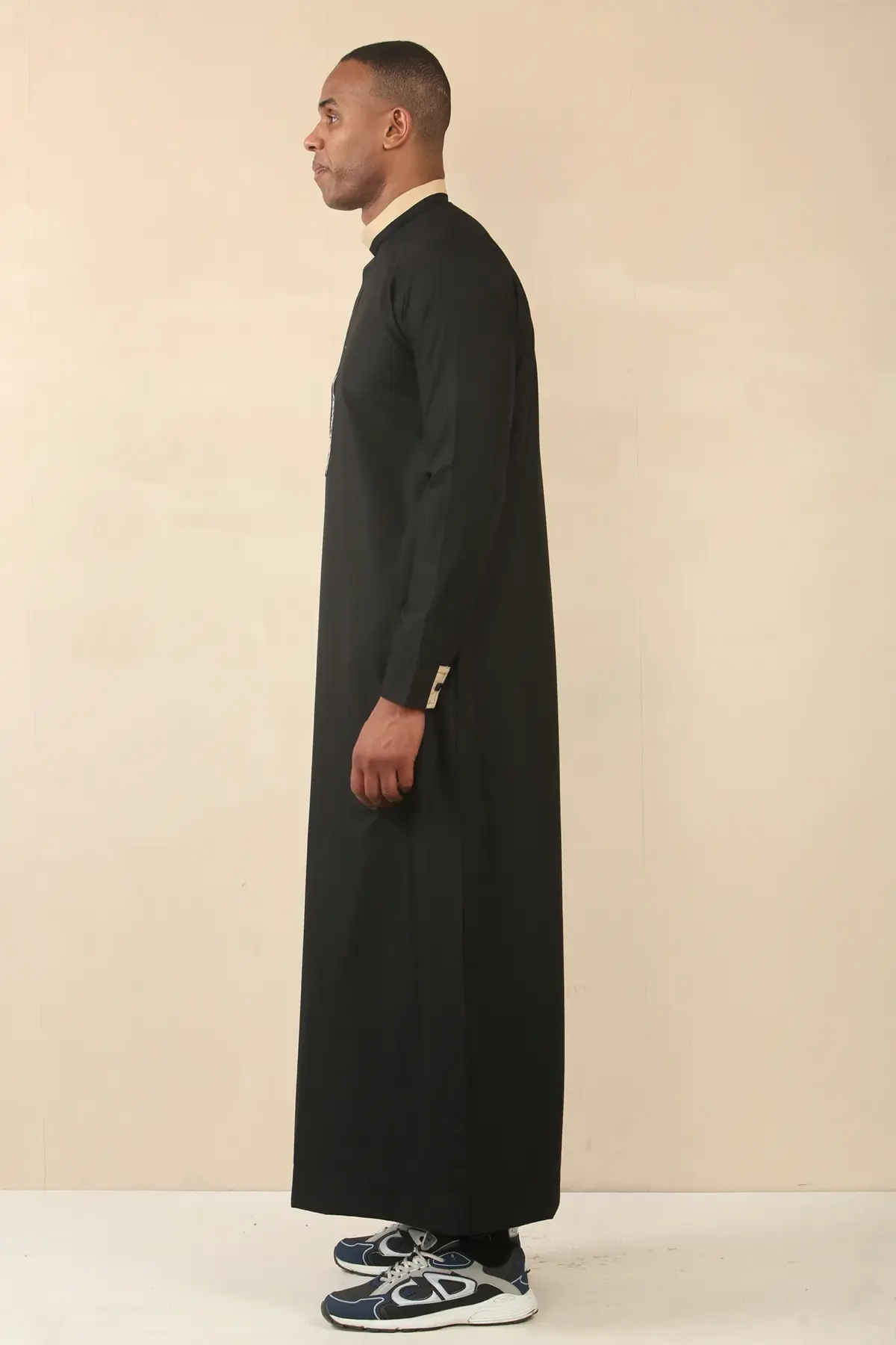 ED-200 - Men's Black Nehru Round Collar Embroidery Thobe - Image 6
