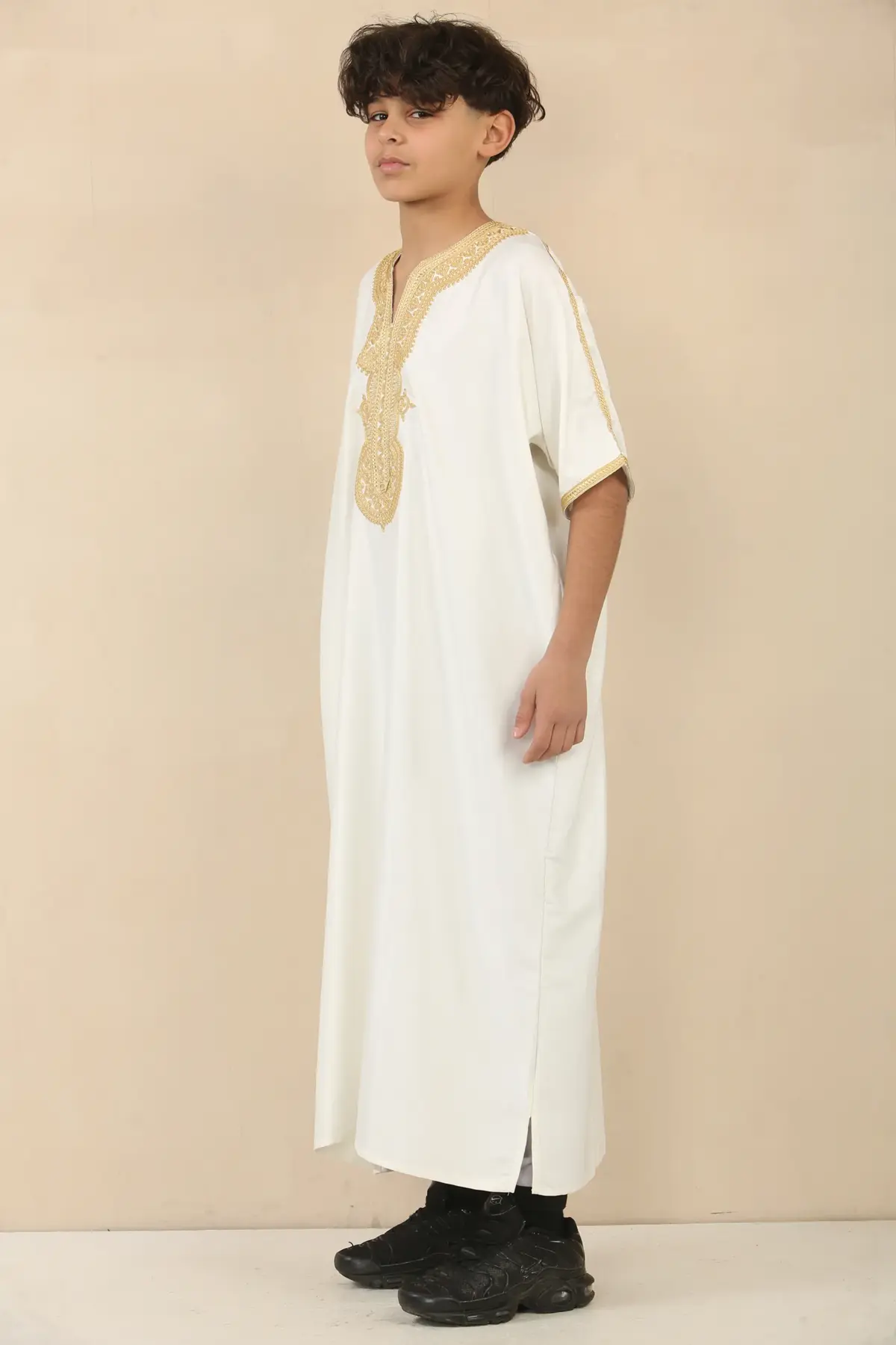 GG008 - Boys Moroccan White Thobe Short Sleeve Gandoura - Image 3