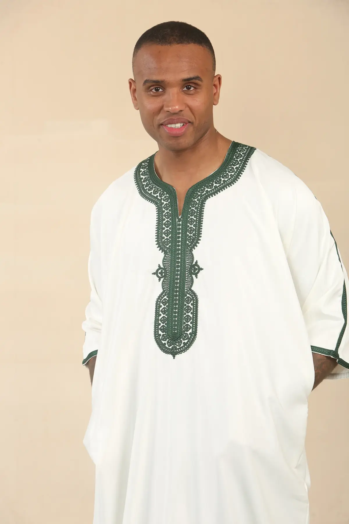 GG008 - Men's White Moroccan Thobe Short Sleeve Gandoura - Image 4