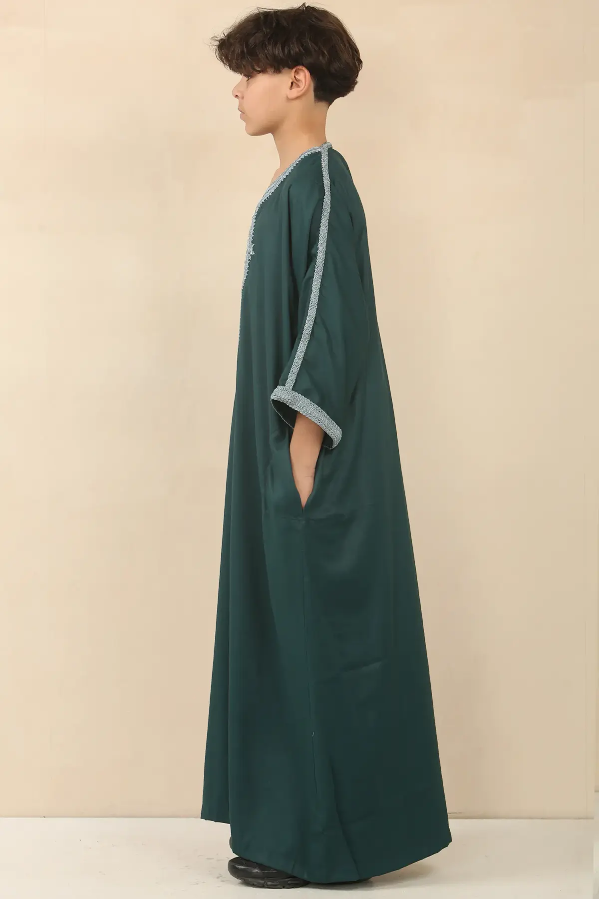 HM60 - Boys Green Moroccan Thobe Short Sleeve Embroidery Gandoura - Image 2