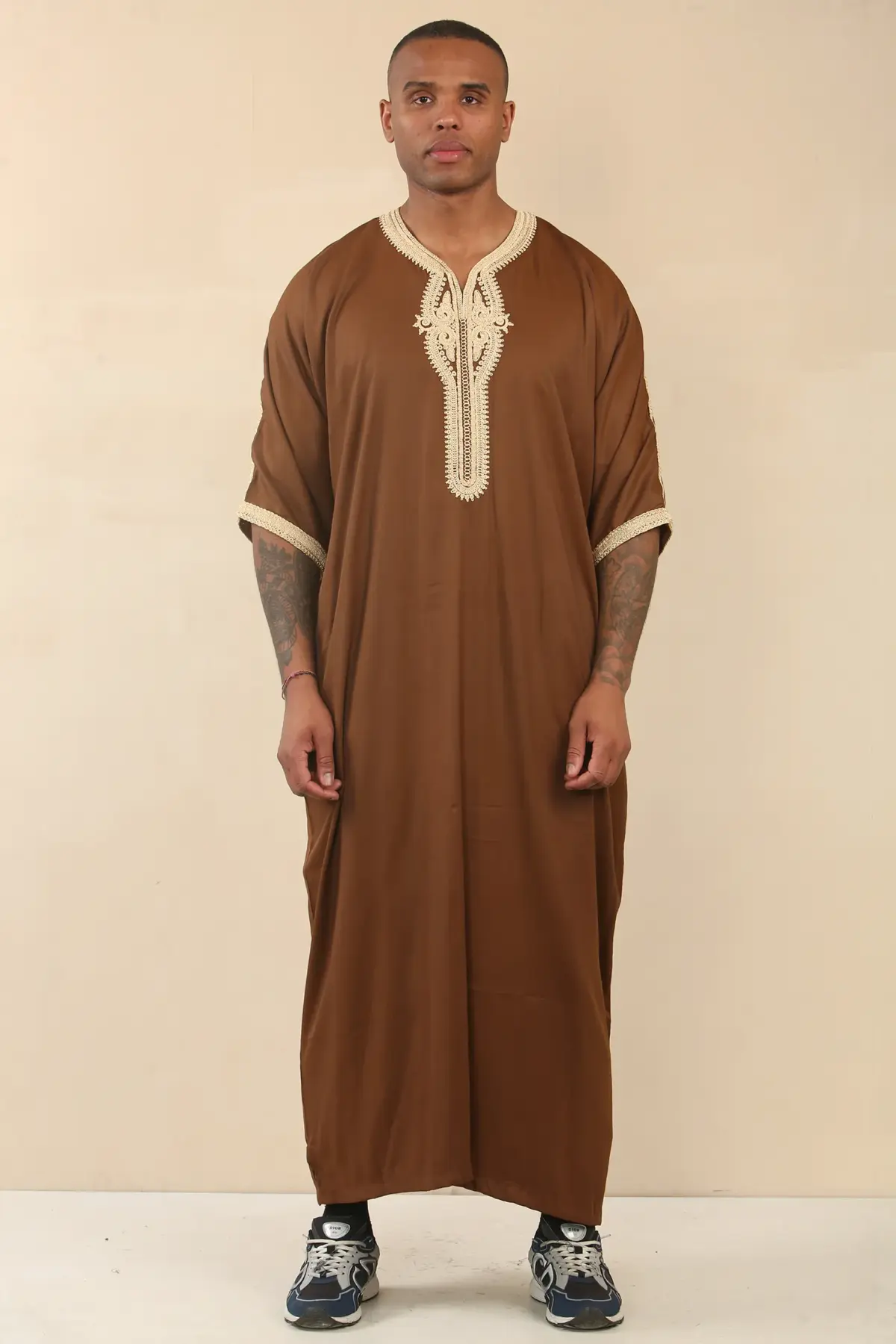HM60 - Men's Brown Moroccan Thobe Gold Embroidery Gandoura - Image 2